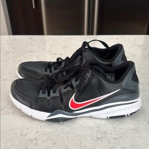 NIKE Men’s Black and Red/Orange Athletic Shoe